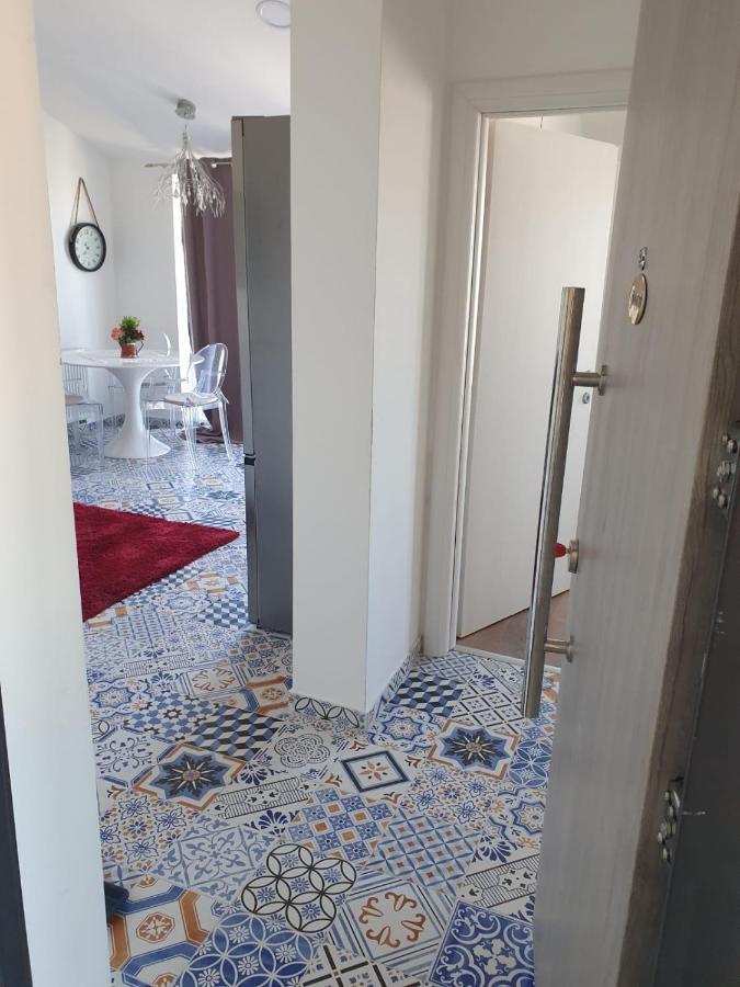 Muring Apartments ตรีบูนย์ ภายนอก รูปภาพ