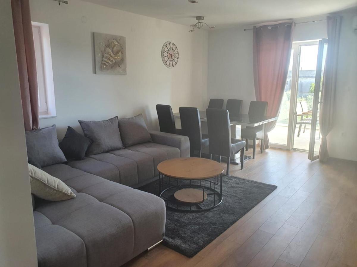 Muring Apartments ตรีบูนย์ ภายนอก รูปภาพ