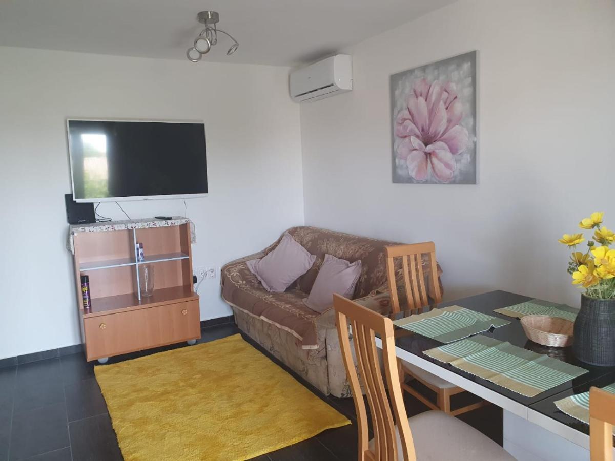 Muring Apartments ตรีบูนย์ ภายนอก รูปภาพ